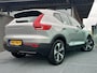 Volvo XC40 2.0 B4 Plus Dark Automaat, Premium sound Harman-Kardon, Blis, Adaptive cruise Control, Verwarmde stoelen + Stuur, Parkeer camera, Trekhaak semi Elektrisch.