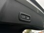 Volvo XC40 2.0 B4 Plus Dark Automaat, Premium sound Harman-Kardon, Blis, Adaptive cruise Control, Verwarmde stoelen + Stuur, Parkeer camera, Trekhaak semi Elektrisch.