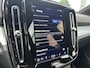Volvo XC40 2.0 B4 Plus Dark Automaat, Premium sound Harman-Kardon, Blis, Adaptive cruise Control, Verwarmde stoelen + Stuur, Parkeer camera, Trekhaak semi Elektrisch.