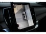 Volvo XC90 2.0 T8 Plug-in hybrid AWD Ultra Dark | Nappa Leder met ventilatie Blond | Trekhaak | Headup display | Panoramadak | Preconditioning | Driver Awareness | Driver Assistance | Getinte ramen | 22 Inch | Bowers & Wilkins | Visual Park Assist | 6,4KW Boordlader | One Pedal Drive | Google Maps | Google Assistant | Verwarmbare voorstoelen | Stoelverwarming achter | 4-Zone airco | Full Led