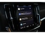 Volvo V90 2.0 T6 Plug-in hybrid AWD Ultra Dark | Nappa Leder met ventilatie Charcoal/Amber | Trekhaak | Headup display | Panoramadak | Preconditioning | Stoelmassage | Driver Awareness | Driver Assistance | Getinte ramen | 22 Inch | Premium Audio by Harman Kardon | Visual Park Assist | Google Maps | Google Assistant | Verwarmbare voorstoelen | Stoelverwarming achter | 4-Zone airco | Matrix Led