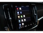 Volvo V90 2.0 T6 Plug-in hybrid AWD Ultra Dark | Nappa Leder met ventilatie Charcoal/Amber | Trekhaak | Headup display | Panoramadak | Preconditioning | Stoelmassage | Driver Awareness | Driver Assistance | Getinte ramen | 22 Inch | Premium Audio by Harman Kardon | Visual Park Assist | Google Maps | Google Assistant | Verwarmbare voorstoelen | Stoelverwarming achter | 4-Zone airco | Matrix Led