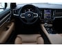 Volvo V90 2.0 T6 Plug-in hybrid AWD Ultra Dark | Nappa Leder met ventilatie Charcoal/Amber | Trekhaak | Headup display | Panoramadak | Preconditioning | Stoelmassage | Driver Awareness | Driver Assistance | Getinte ramen | 22 Inch | Premium Audio by Harman Kardon | Visual Park Assist | Google Maps | Google Assistant | Verwarmbare voorstoelen | Stoelverwarming achter | 4-Zone airco | Matrix Led