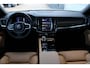 Volvo V90 2.0 T6 Plug-in hybrid AWD Ultra Dark | Nappa Leder met ventilatie Charcoal/Amber | Trekhaak | Headup display | Panoramadak | Preconditioning | Stoelmassage | Driver Awareness | Driver Assistance | Getinte ramen | 22 Inch | Premium Audio by Harman Kardon | Visual Park Assist | Google Maps | Google Assistant | Verwarmbare voorstoelen | Stoelverwarming achter | 4-Zone airco | Matrix Led