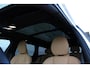 Volvo V90 2.0 T6 Plug-in hybrid AWD Ultra Dark | Nappa Leder met ventilatie Charcoal/Amber | Trekhaak | Headup display | Panoramadak | Preconditioning | Stoelmassage | Driver Awareness | Driver Assistance | Getinte ramen | 22 Inch | Premium Audio by Harman Kardon | Visual Park Assist | Google Maps | Google Assistant | Verwarmbare voorstoelen | Stoelverwarming achter | 4-Zone airco | Matrix Led