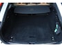 Volvo V90 2.0 T6 Plug-in hybrid AWD Ultra Dark | Nappa Leder met ventilatie Charcoal/Amber | Trekhaak | Headup display | Panoramadak | Preconditioning | Stoelmassage | Driver Awareness | Driver Assistance | Getinte ramen | 22 Inch | Premium Audio by Harman Kardon | Visual Park Assist | Google Maps | Google Assistant | Verwarmbare voorstoelen | Stoelverwarming achter | 4-Zone airco | Matrix Led