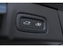 Volvo V90 2.0 T6 Plug-in hybrid AWD Ultra Dark | Nappa Leder met ventilatie Charcoal/Amber | Trekhaak | Headup display | Panoramadak | Preconditioning | Stoelmassage | Driver Awareness | Driver Assistance | Getinte ramen | 22 Inch | Premium Audio by Harman Kardon | Visual Park Assist | Google Maps | Google Assistant | Verwarmbare voorstoelen | Stoelverwarming achter | 4-Zone airco | Matrix Led