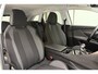 Peugeot 3008 1.2 PureTech Blue Lease Executive | Apple carplay/Android auto | Navigatie | Trekhaak | Dakrails | Cruise control | Climate control | Parkeersensoren achter |