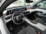 Peugeot 3008 1.2 Hybrid 136 GT | Stoel en stuurverwarming | Led | Navigatie | Achteruitrijcamera | Keyless entry en start | Parkeersensoren voor en achter | Climate control | Adaptive cruise control