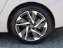 Peugeot 308 SW 1.2 136 pk Automaat Hybrid Allure | 10"scherm | AppleCarPlay/AndroidAuto | 17"LMV | Navigatie | Adaptive Cruise Control | Climate Control | 360'Camera | Keyless | Isofix | Privacy Glass |