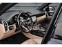 Porsche Cayenne 3.0 E-Hybrid 462pk | Panoramadak | Trekhaak | 360 Camera | Sport Chrono | Bose | Stuurverwarming | Luchtvering | Orig. NL |