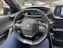 Peugeot e-2008 EV GT 50 kWh | Panoramisch schuifdak | Camera | Navigatie | 1 Fase