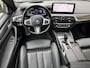 BMW 5-Serie Touring 530e High Executive M-pakket | Live cockpit professional | BMW Laser light | 360 camera | Adaptieve cruise | Panoramadak | Elektrische trekhaak | 19 inch LMV | Apple CarPlay | Head up | Sportstoelen | Dodehoekdetectie | Volledig onderhouden