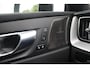 Volvo XC60 T6 350PK Plug-in hybrid AWD Ultra Black Edition | Luchtvering | Premium Harman/Kardon Audio | Stoel/Stuurverwarming | Achterbank verwarmd | 22" Velgen | 360 Camera | Semi Elektr. Trekhaak | Panoramisch Schuif-Kanteldak | Adaptive Cruise & Pilot Assist | Power Seats incl. Memory |