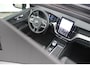 Volvo XC60 T6 350PK Plug-in hybrid AWD Ultra Black Edition | Luchtvering | Premium Harman/Kardon Audio | Stoel/Stuurverwarming | Achterbank verwarmd | 22" Velgen | 360 Camera | Semi Elektr. Trekhaak | Panoramisch Schuif-Kanteldak | Adaptive Cruise & Pilot Assist | Power Seats incl. Memory |
