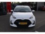 Toyota Yaris 1.5 HYBRID DYNAMIC APPLE/ANDROID STOEL+STUURVERWARMING LM-VELGEN CAMERA AD-CRUISE