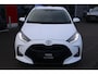 Toyota Yaris 1.5 HYBRID DYNAMIC APPLE/ANDROID STOEL+STUURVERWARMING LM-VELGEN CAMERA AD-CRUISE