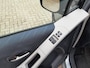 Toyota Yaris 1.3 VVTi Sol betrouwbare pittige 1.3 Yaris met airco en all seasons banden!