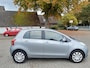 Toyota Yaris 1.3 VVTi Sol betrouwbare pittige 1.3 Yaris met airco en all seasons banden!