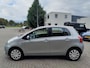 Toyota Yaris 1.3 VVTi Sol betrouwbare pittige 1.3 Yaris met airco en all seasons banden!