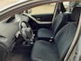 Toyota Yaris 1.3 VVTi Sol betrouwbare pittige 1.3 Yaris met airco en all seasons banden!