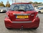 Toyota Yaris 1.0 VVT-i 5-DEURS ASPIRATION CLIMA NAVI TREKHAAK BLUETOOTH CAMERA LM-VELGEN ALL-SEASONS RADIO/CD-SPELER NL-AUTO DEALER-ONDERHOUDEN