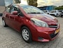 Toyota Yaris 1.0 VVT-i 5-DEURS ASPIRATION CLIMA NAVI TREKHAAK BLUETOOTH CAMERA LM-VELGEN ALL-SEASONS RADIO/CD-SPELER NL-AUTO DEALER-ONDERHOUDEN