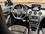 Mercedes-Benz CLA 180 Ambition AMG-Line 18Inch / Sportstoelen / Navi / Telefoon
