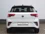 Volkswagen T-Roc 1.5 TSI R-Line | Trekhaak afneembaar | Achteruitrijcamera | Keyless | Matrix LED | Black style | Stoelverwarming |