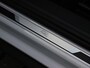 Volkswagen T-Roc 1.5 TSI R-Line | Trekhaak afneembaar | Achteruitrijcamera | Keyless | Matrix LED | Black style | Stoelverwarming |