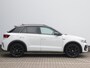 Volkswagen T-Roc 1.5 TSI R-Line | Trekhaak afneembaar | Achteruitrijcamera | Keyless | Matrix LED | Black style | Stoelverwarming |