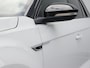 Volkswagen T-Roc 1.5 TSI R-Line | Trekhaak afneembaar | Achteruitrijcamera | Keyless | Matrix LED | Black style | Stoelverwarming |