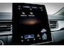 Renault Captur 1.6 E-Tech Plug-in Hybrid 160 Intens | Panoramadak | Trekhaak | 17 inch LMV | LED | Camera
