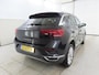 Volkswagen T-Roc 1.5 TSI 150pk Style Half Leer Navi Digi Dash Parkeersensoren Privacy Glass Dealeronderhouden
