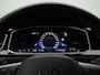 Volkswagen T-Roc 1.5 TSI 150 pk DSG R-Line Edition | Trekhaak | Achteruitrijcamera | Navigatie | Stoelverwarming | Adaptive Cruise