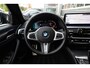 BMW 5-Serie Touring 520d 191 pk High Executive M-Sportpakket / Facelift/ Sport-Stoelen/ Stoel.Verw/ Adap.Cruise/ Stuur.Verw/ Apple-Carplay/ Camera/ 19 '' LMV