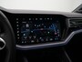 Volkswagen Touareg 3.0 TSi 462 pk Tiptronic eHybrid 4MOTION R | Panoramadak | Nachtzicht | Trekhaak | Stoelventilatie | DYNAUDIO | Bekleding Leder Puglia | 22 inch