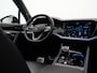 Volkswagen Touareg 3.0 TSi 462 pk Tiptronic eHybrid 4MOTION R | Panoramadak | Nachtzicht | Trekhaak | Stoelventilatie | DYNAUDIO | Bekleding Leder Puglia | 22 inch