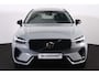 Volvo XC60 T6 Recharge AWD Plus Dark - LONG RANGE - Panorama/schuifdak - IntelliSafe Assist & Surround - 360º Camera - Harman/Kardon audio - Adaptieve LED koplampen - Verwarmde voorstoelen, stuur & achterbank - Parkeersensoren voor & achter - Elektr. bedienb. voorstoelen met geheugen - Draadloze tel. lader - Extra getint glas - Elektr. inklapbare trekhaakk - 19' LMV