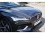 Volvo V60 T6 Plug-in hybrid AWD Plus Bright | Lederen interieur | Semi Elektrische Trekhaak | Keyless | Climate Pack | Elektrisch verstelbare stoelen | Adaptieve Cruise Control | Google Infotainment | 19 inch Lichtmetalen velgen | Parkeercamera en sensoren rondom | Elektrische Kofferklep |
