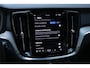 Volvo V60 T6 Plug-in hybrid AWD Plus Bright | Lederen interieur | Semi Elektrische Trekhaak | Keyless | Climate Pack | Elektrisch verstelbare stoelen | Adaptieve Cruise Control | Google Infotainment | 19 inch Lichtmetalen velgen | Parkeercamera en sensoren rondom | Elektrische Kofferklep |