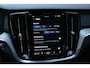 Volvo V60 T6 Plug-in hybrid AWD Plus Bright | Lederen interieur | Semi Elektrische Trekhaak | Keyless | Climate Pack | Elektrisch verstelbare stoelen | Adaptieve Cruise Control | Google Infotainment | 19 inch Lichtmetalen velgen | Parkeercamera en sensoren rondom | Elektrische Kofferklep |