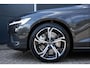 Volvo V60 T6 Plug-in hybrid AWD Plus Bright | Lederen interieur | Semi Elektrische Trekhaak | Keyless | Climate Pack | Elektrisch verstelbare stoelen | Adaptieve Cruise Control | Google Infotainment | 19 inch Lichtmetalen velgen | Parkeercamera en sensoren rondom | Elektrische Kofferklep |