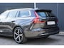 Volvo V60 T6 Plug-in hybrid AWD Plus Bright | Lederen interieur | Semi Elektrische Trekhaak | Keyless | Climate Pack | Elektrisch verstelbare stoelen | Adaptieve Cruise Control | Google Infotainment | 19 inch Lichtmetalen velgen | Parkeercamera en sensoren rondom | Elektrische Kofferklep |