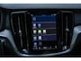 Volvo V60 T6 Plug-in hybrid AWD Plus Bright | Lederen interieur | Semi Elektrische Trekhaak | Keyless | Climate Pack | Elektrisch verstelbare stoelen | Adaptieve Cruise Control | Google Infotainment | 19 inch Lichtmetalen velgen | Parkeercamera en sensoren rondom | Elektrische Kofferklep |