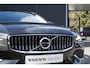 Volvo V60 T6 Plug-in hybrid AWD Plus Bright | Lederen interieur | Semi Elektrische Trekhaak | Keyless | Climate Pack | Elektrisch verstelbare stoelen | Adaptieve Cruise Control | Google Infotainment | 19 inch Lichtmetalen velgen | Parkeercamera en sensoren rondom | Elektrische Kofferklep |