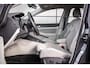 Volkswagen Golf 1.4 eHybrid 204pk Style DSG | Stoelverwarming | Achteruitrijcamera | Navigatie | 16'' LMV