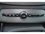 Volvo XC90 T8 Recharge AWD R-Design - Panorama/schuifdak - IntelliSafe Assist & Surround - 360º Camera - Harman/Kardon audio - Adaptieve LED koplampen - Verwarmde voorstoelen, stuur & achterbank - Parkeersensoren voor & achter - Elektr. bedienb. voorstoelen met geheugen - Draadloze tel. lader - Standkachel - Extra getint glas - 20' LMV