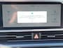 Hyundai Ioniq 6 Lounge 77.4 kWh Automaat / 100% SOH / Origineel NL Auto / Afn. Trekhaak 1.500 kg / Navigatie / Bose audio / Headup Display / Stuur-, voorstoel- en achterbankverwarming / Stoelventilatie / Android Auto / Apple Carplay /