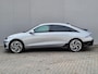 Hyundai Ioniq 6 Lounge 77.4 kWh Automaat / 100% SOH / Origineel NL Auto / Afn. Trekhaak 1.500 kg / Navigatie / Bose audio / Headup Display / Stuur-, voorstoel- en achterbankverwarming / Stoelventilatie / Android Auto / Apple Carplay /